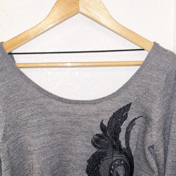 NWT ANGEL of the NORTH x ANTHROPOLOGIE The Torie Appliqué Charcoal Sweater SZ: M - Picture 4 of 14